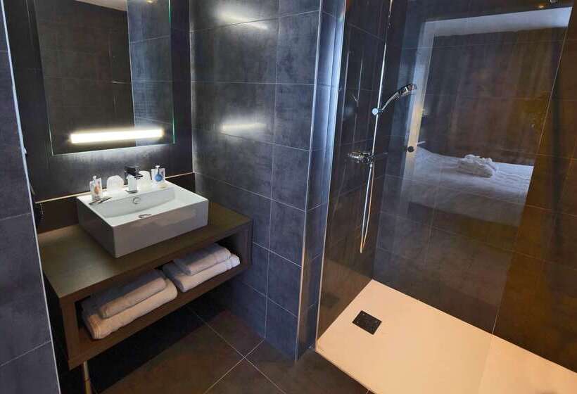 Отель Kyriad Troyes Centre