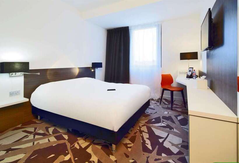 Отель Kyriad Troyes Centre