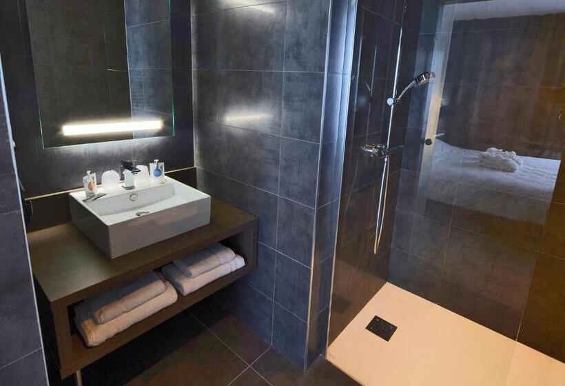 Отель Kyriad Troyes Centre