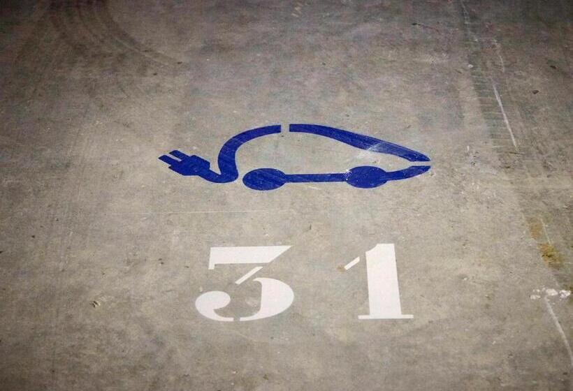 Отель Kyriad Troyes Centre