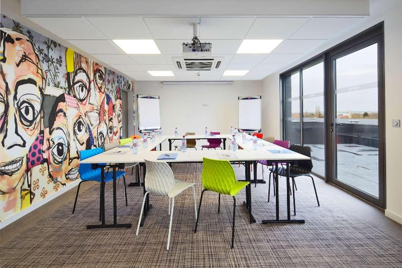 Отель Kyriad Troyes Centre