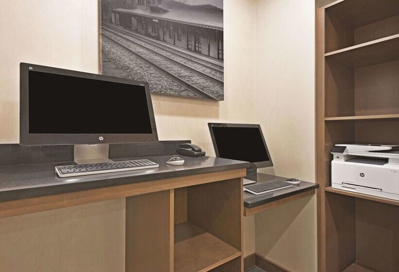 فندق La Quinta By Wyndham Morgantown