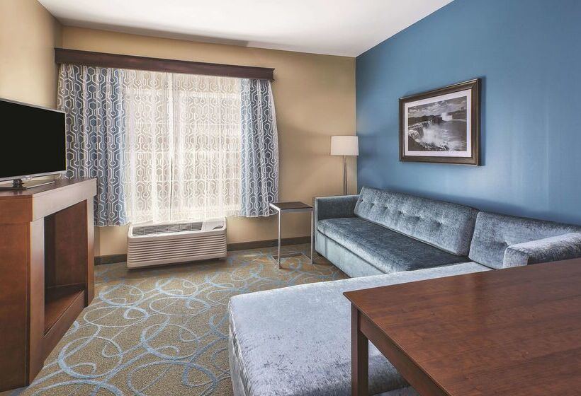 Отель La Quinta By Wyndham Niagara Falls
