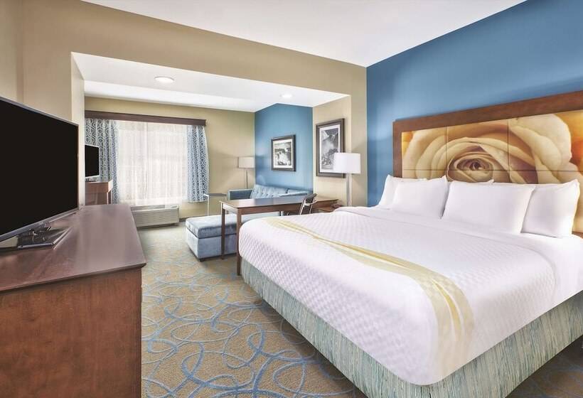 Отель La Quinta By Wyndham Niagara Falls
