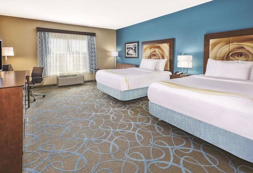 Отель La Quinta By Wyndham Niagara Falls