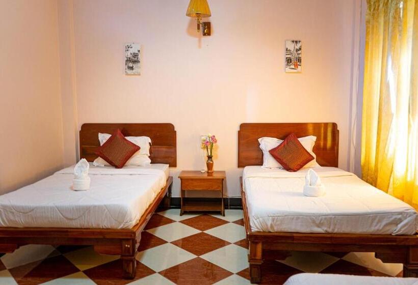 בית מלון כפרי Nawin Palace Guesthouse