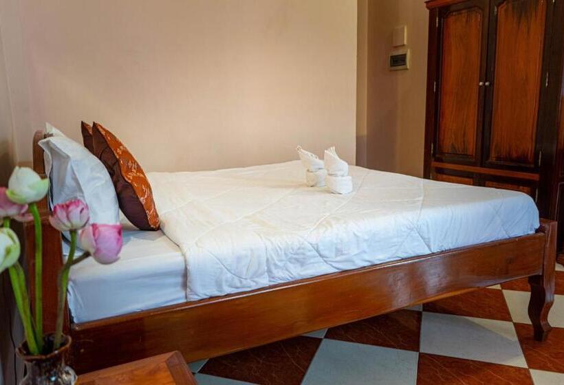 בית מלון כפרי Nawin Palace Guesthouse