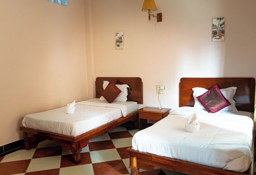 בית מלון כפרי Nawin Palace Guesthouse