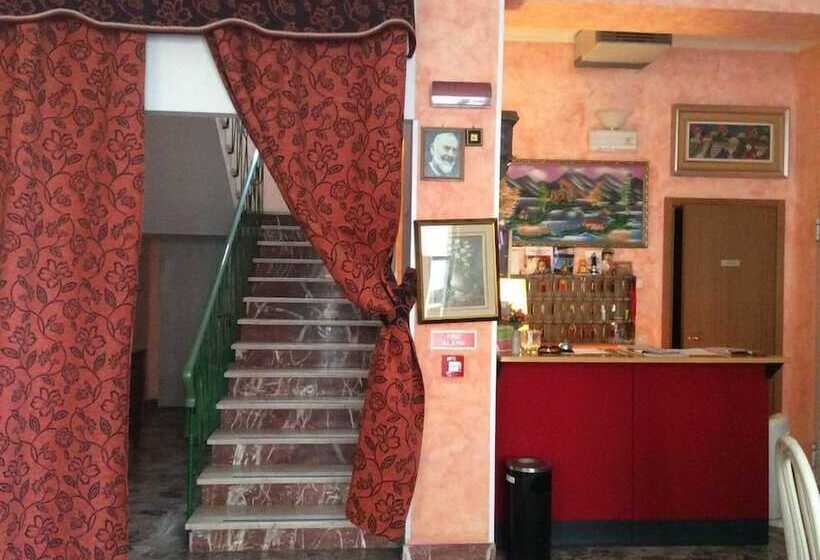 فندق Nuovo Albergo Rex