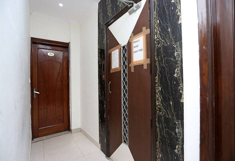 酒店 Oyo Rooms Arakashan Road 7875