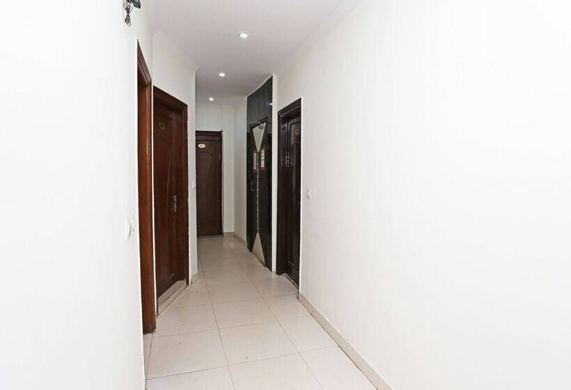 酒店 Oyo Rooms Arakashan Road 7875