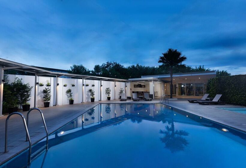 ホテル Park Inn By Radisson Clark