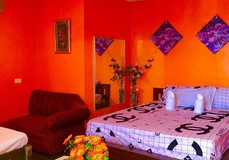 فندق Ritzy's White Beach Resort & Restaurant