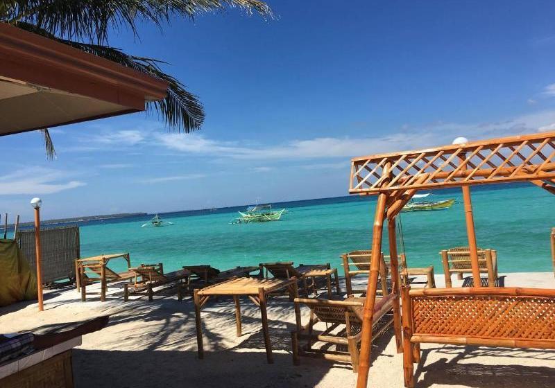 فندق Ritzy's White Beach Resort & Restaurant