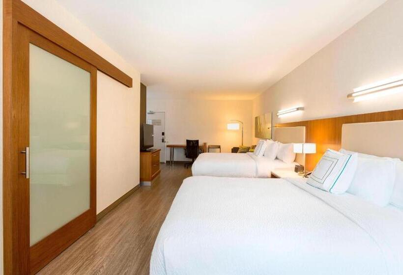 Отель Springhill Suites Orange Beach At The Wharf