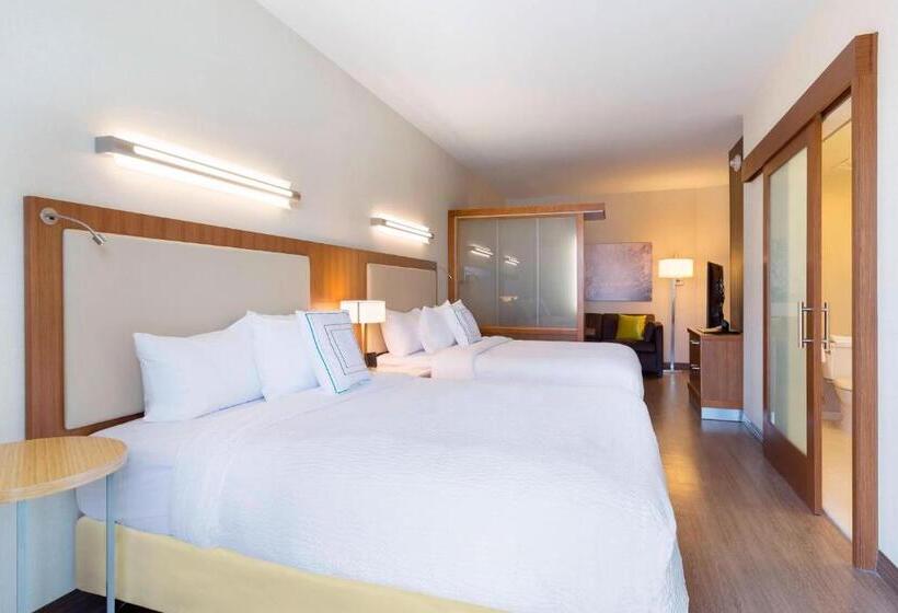 Отель Springhill Suites Orange Beach At The Wharf