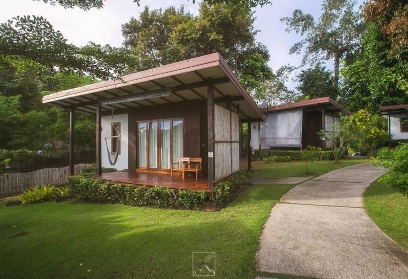 فندق To The Sea The Resort Koh Kood