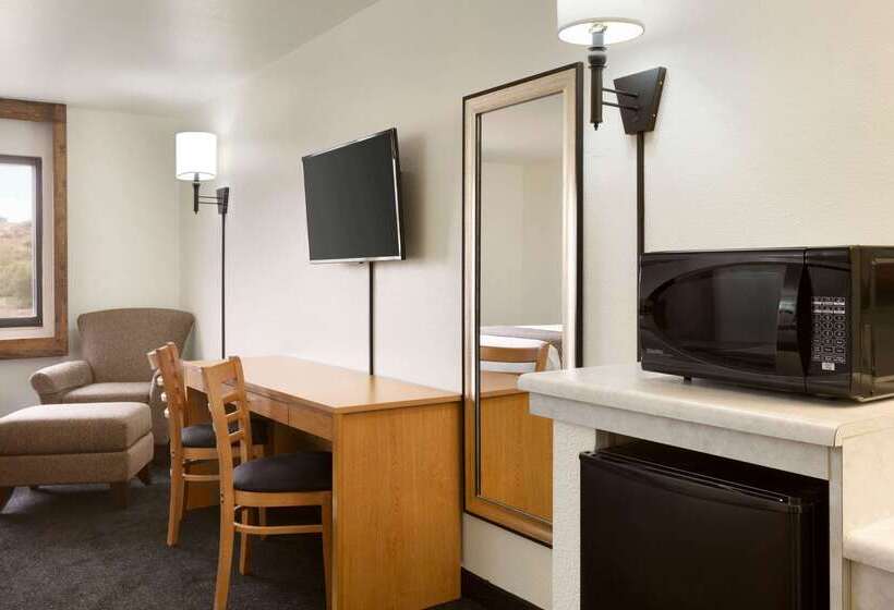 فندق Travelodge By Wyndham Belen