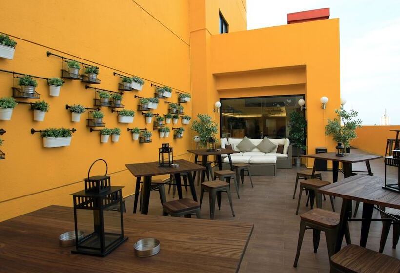 هتل Yellow Bee Tangerang