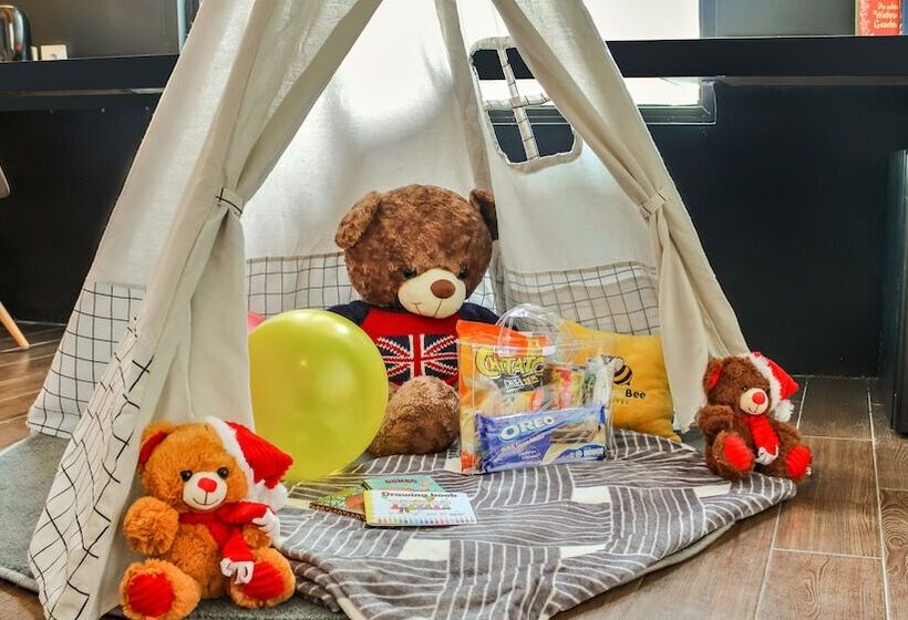 ホテル Yellow Bee Tangerang