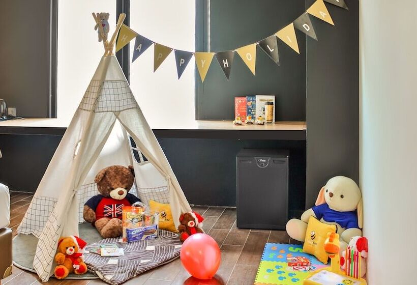 هتل Yellow Bee Tangerang