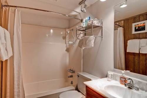 International Village In Warm Springs By Alpine Lodging