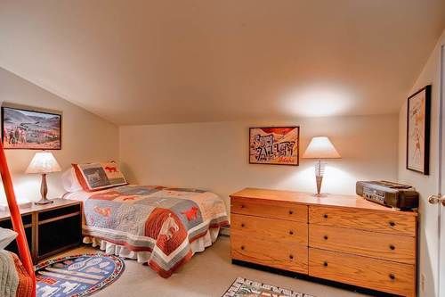 International Village In Warm Springs By Alpine Lodging