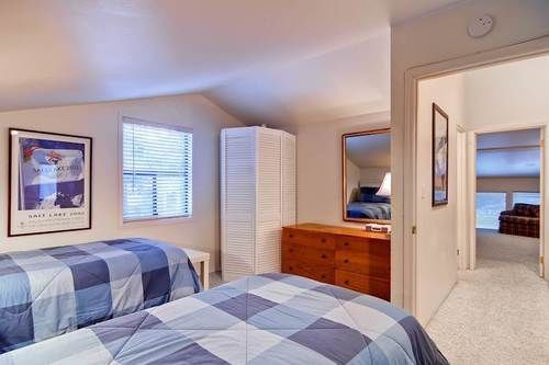 International Village In Warm Springs By Alpine Lodging