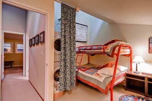 International Village In Warm Springs By Alpine Lodging