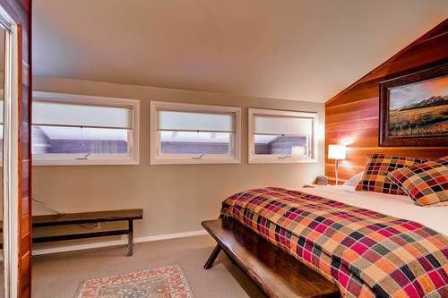 International Village In Warm Springs By Alpine Lodging