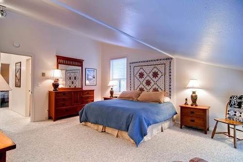 International Village In Warm Springs By Alpine Lodging