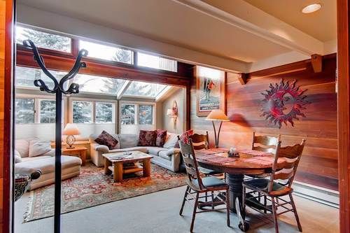 International Village In Warm Springs By Alpine Lodging