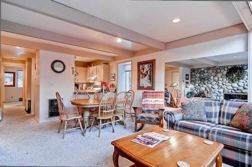 International Village In Warm Springs By Alpine Lodging
