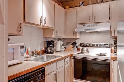 International Village In Warm Springs By Alpine Lodging