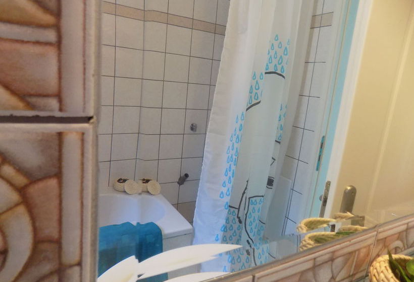 مُتل Emerald Tower Motor Inn