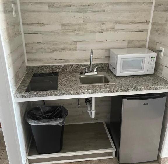 مُتل The Atlantic