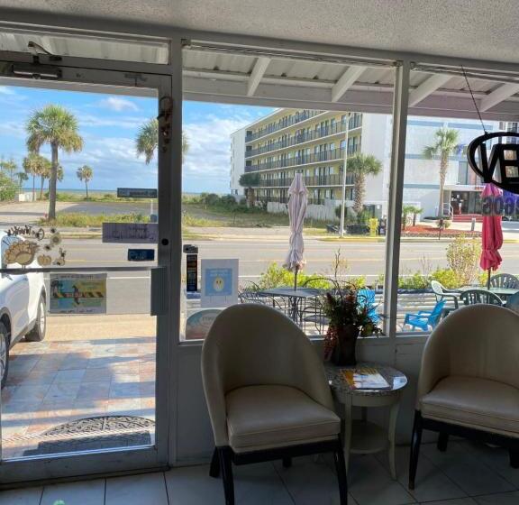 مُتل The Atlantic