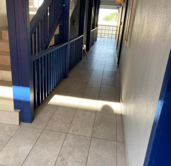 مُتل The Atlantic