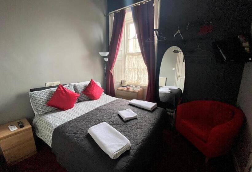 פנסיון 16 Pilrig Guest House