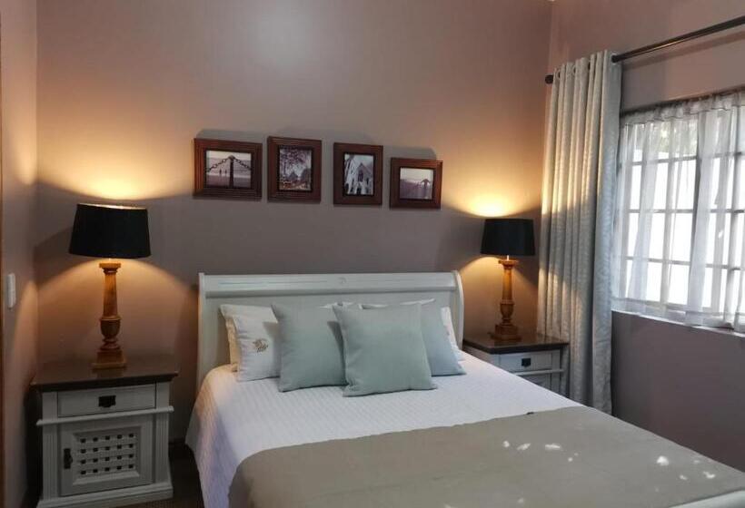 ペンション 2 Leafed Doors