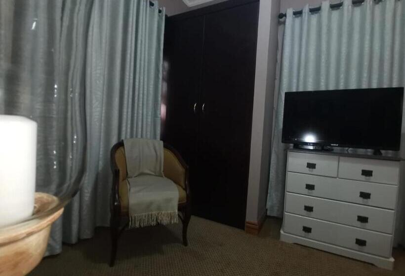 ペンション 2 Leafed Doors