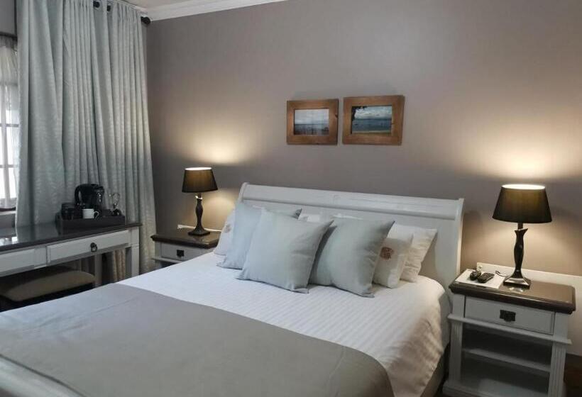 ペンション 2 Leafed Doors