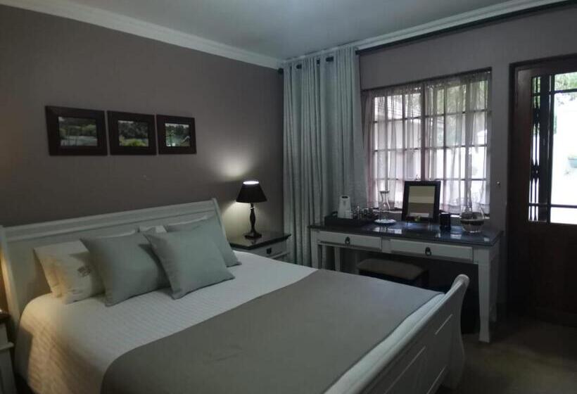 ペンション 2 Leafed Doors