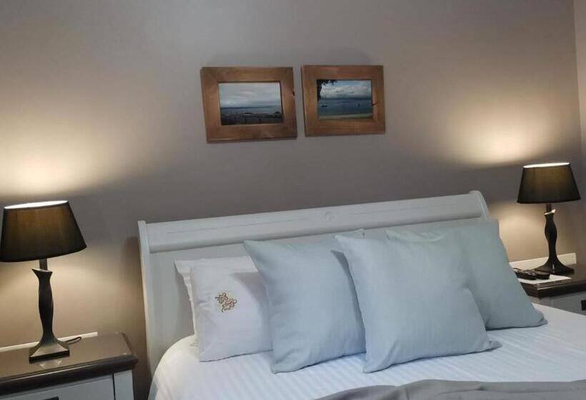 ペンション 2 Leafed Doors