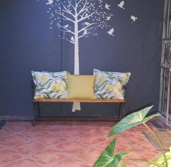 ペンション 2 Leafed Doors