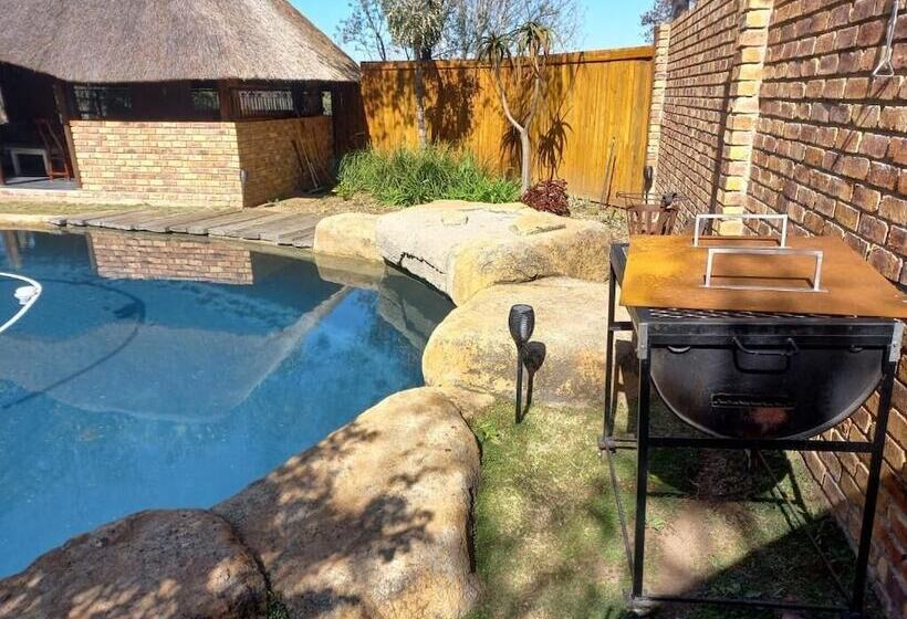 Пансион Khaya Africa Guesthouse