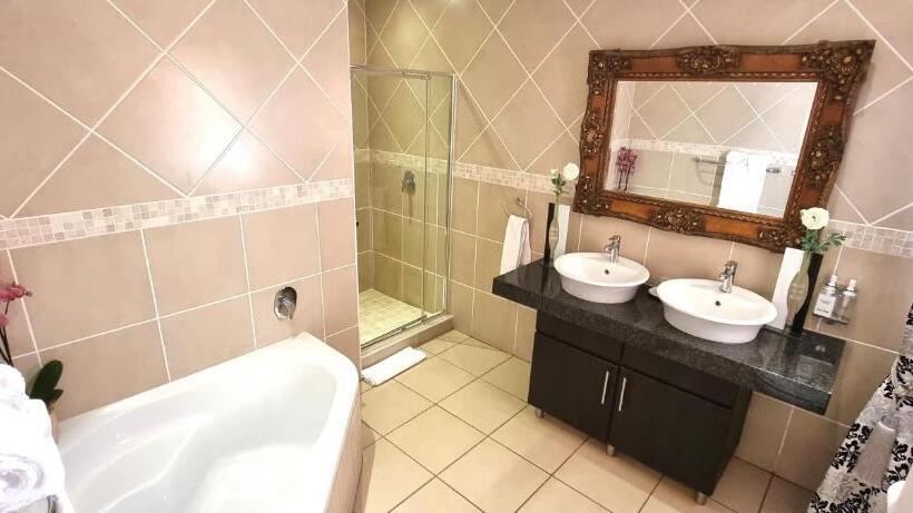 ペンション La Barune Guest House