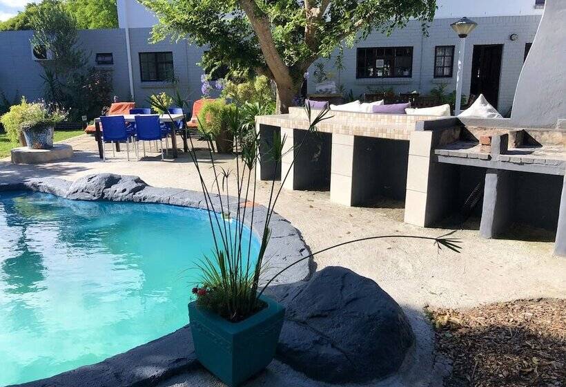 פנסיון Pelican Lodge Guesthouse