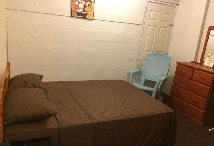 پانسیون Port Lodge