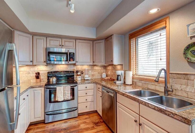 Pine Creek Lodge 3 Bedroom Townhouse By Redawning